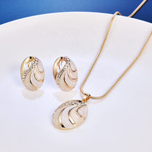 Load image into Gallery viewer, 18K Gold plated Shell Charms Jewelry Set MariaKinz