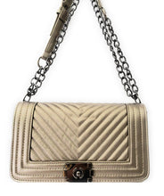 Load image into Gallery viewer, MariaKinz Leather Lightweight Large Silver Shoulder/Crossbody Quilted Bag and Purse MariaKinz