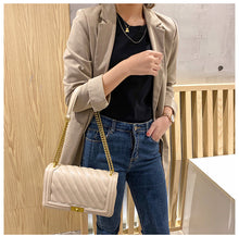 Load image into Gallery viewer, MariaKinz Leather Shoulder/Crossbody Quilted Bag and Purse MariaKinz