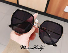 Load image into Gallery viewer, MariaKinz Sunglasses: Incroyable Noir D'or MariaKinz