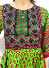 Load image into Gallery viewer, MariaKinz Tunics Ethnic Style One size Bohemian Tops Green Pattern MariaKinz