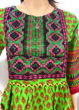 Load image into Gallery viewer, MariaKinz Tunics Ethnic Style One size Bohemian Tops Green Pattern MariaKinz