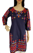 Load image into Gallery viewer, MariaKinz Woven Lawn Two Pc Tunic Top Kurta and Trouser Style113 MariaKinz